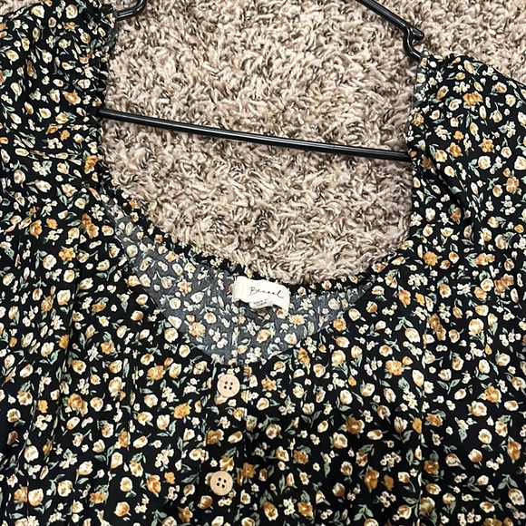 Button up cropped blouse, boutique brand - Picture 3 of 4